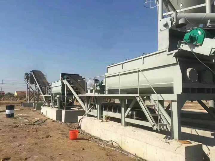 穩(wěn)定土拌合站施工現(xiàn)場(chǎng)圖6 穩(wěn)定土拌合站施工現(xiàn)場(chǎng)圖6